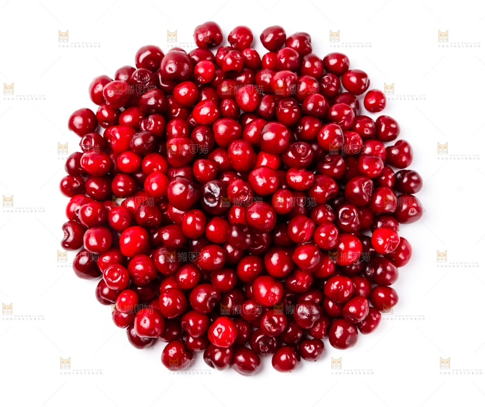 白底上堆放着樱桃