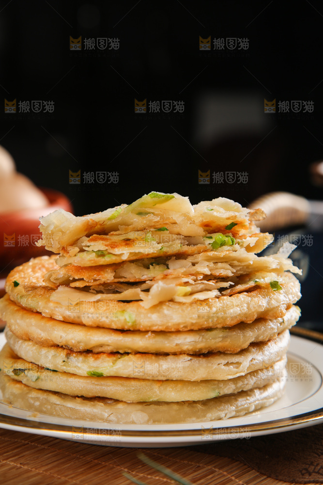 一盘葱油饼