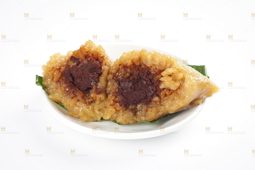 盘子里的豆沙粽