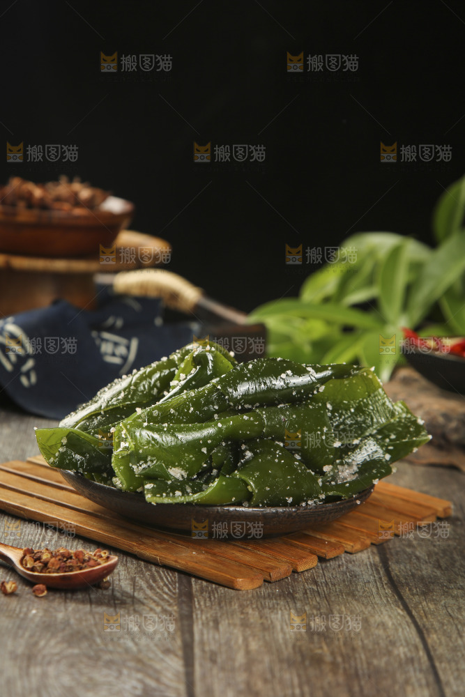 一盘盐渍海带扣