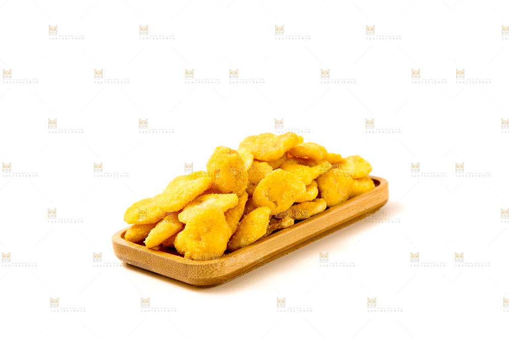 白底上放着蟹香蚕豆