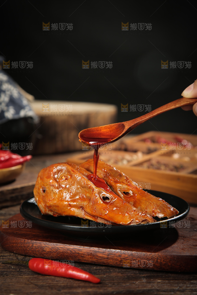 一盘香辣鸭头
