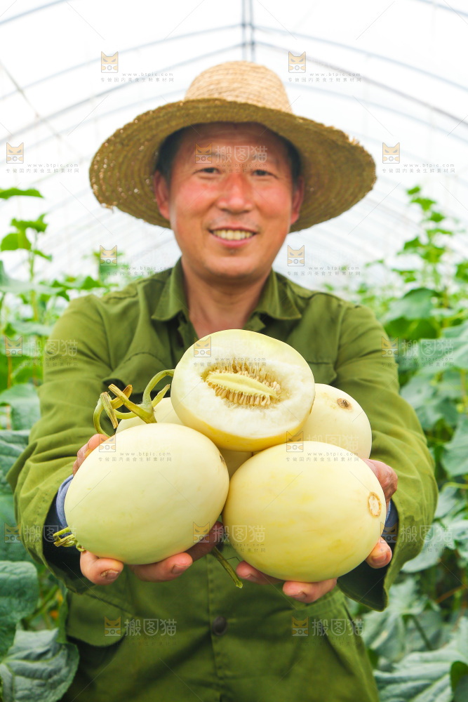 手里捧着阎良香瓜