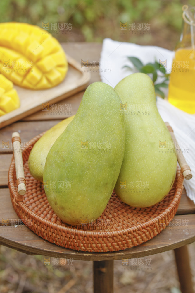 一篮新鲜金煌芒