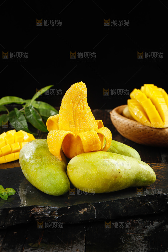 黑底上的金煌芒