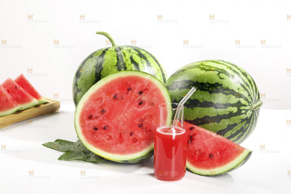 白底上的红肉西瓜