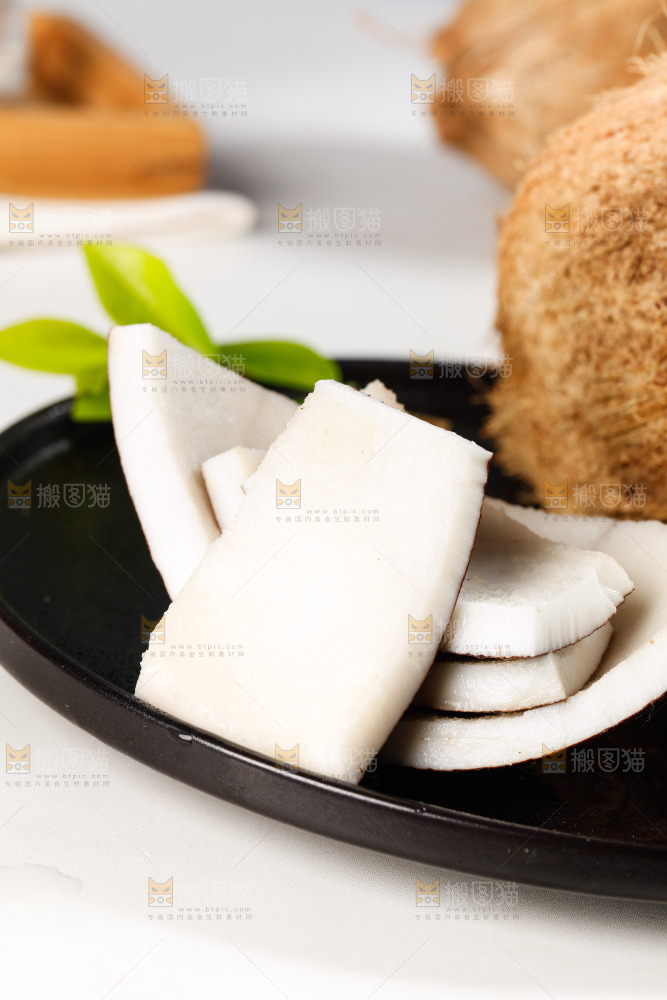 盘子里的椰子肉