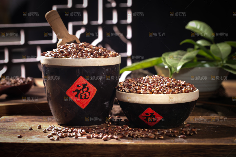 碗里装着黑小麦