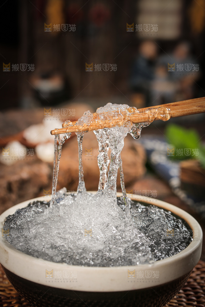 筷子上夹着拉丝雪燕