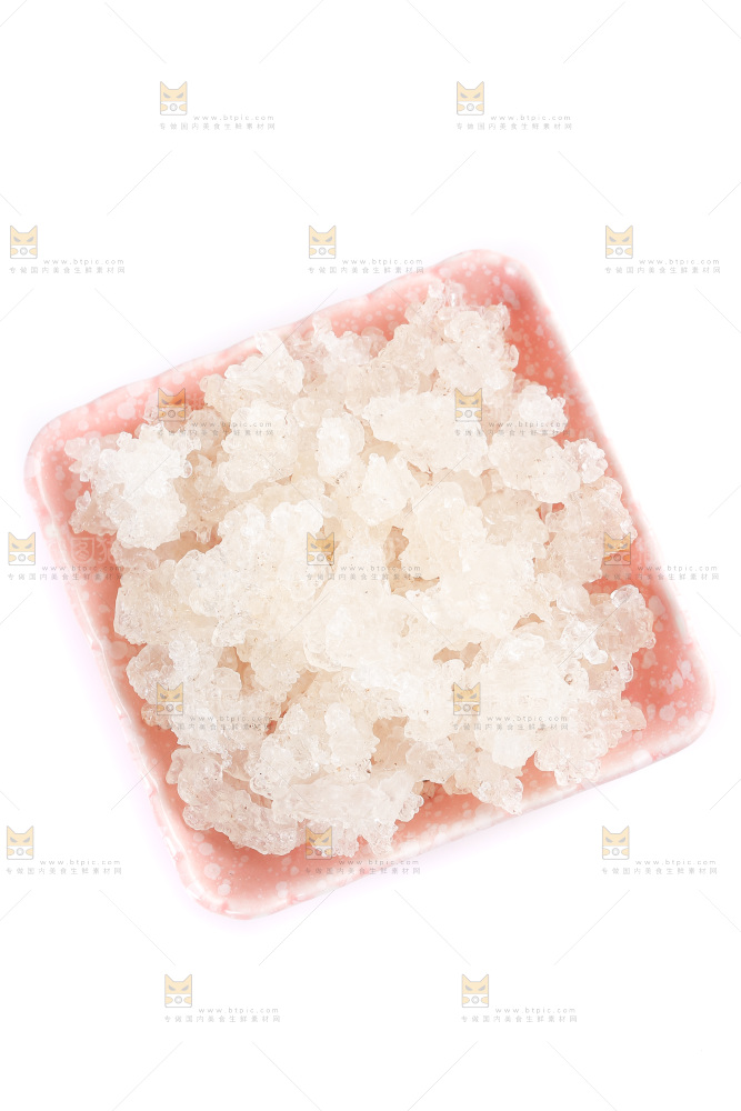 白底上放着一碟雪燕