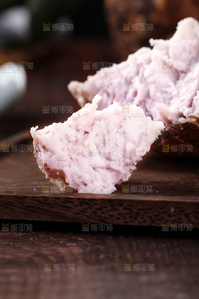 深底上放着荔浦芋头果肉