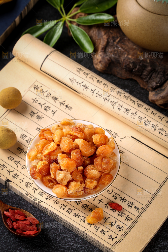 盘子里装着无核桂圆肉