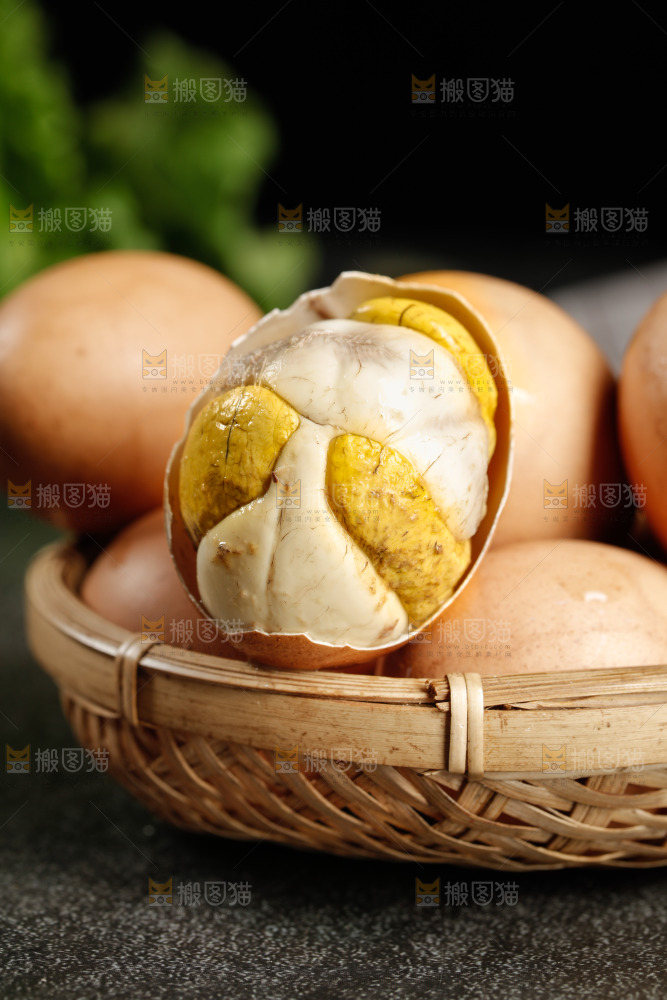 篮子里装着毛蛋