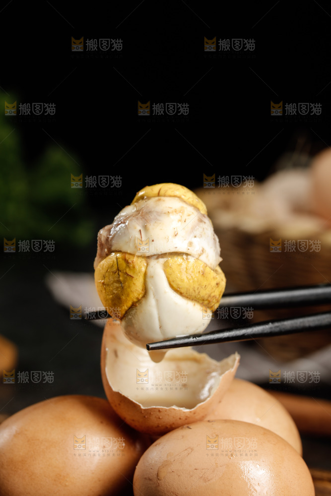 筷子上夹着凤凰蛋
