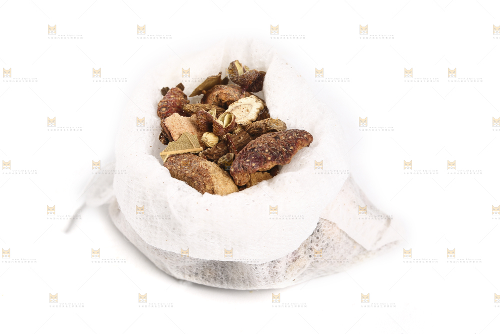 白底上的卤料包