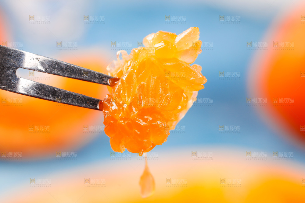 叉子上叉着耙耙柑果肉