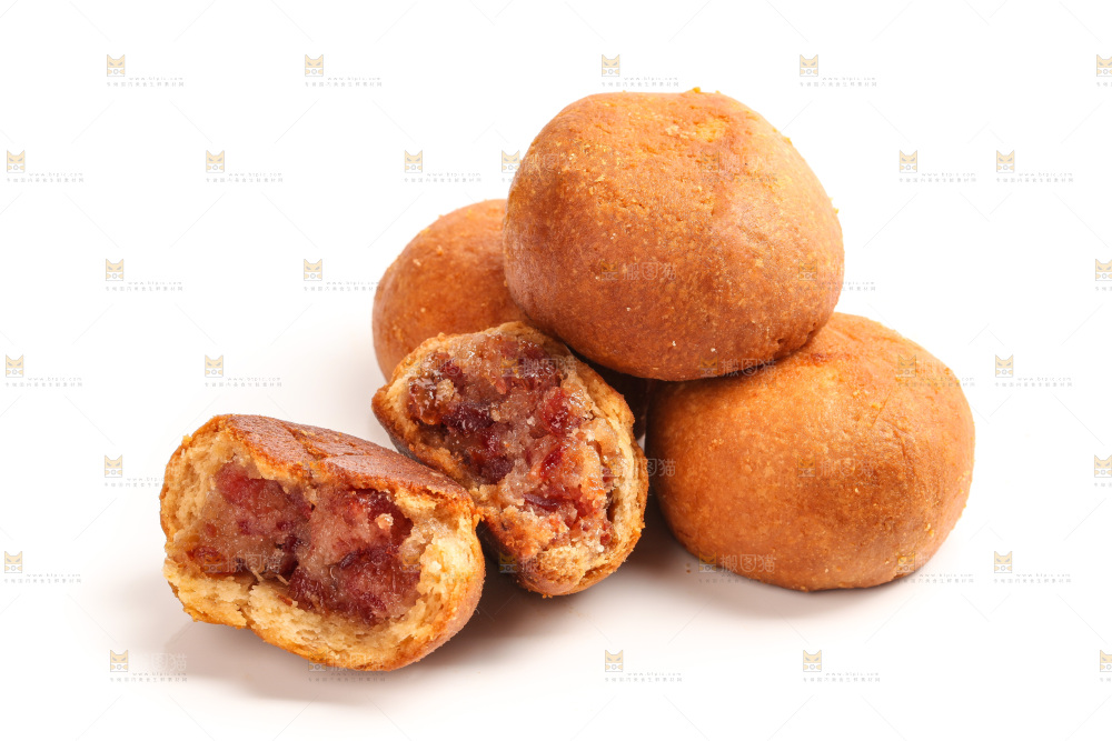 白底上的火腿月饼