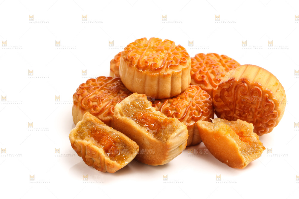 白底上的广式蛋黄月饼