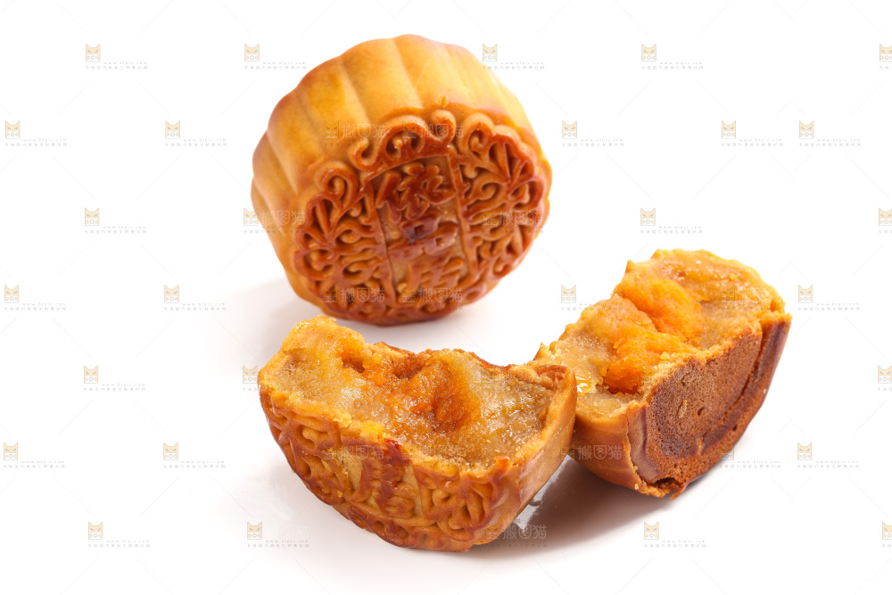白底上的广式蛋黄月饼
