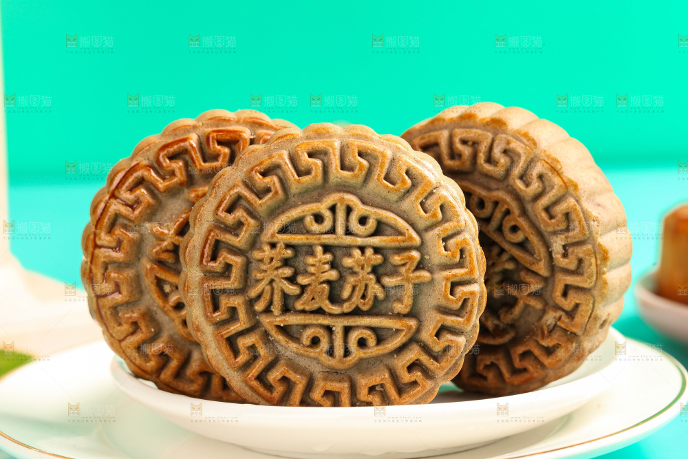 盘子里的荞麦苏子月饼