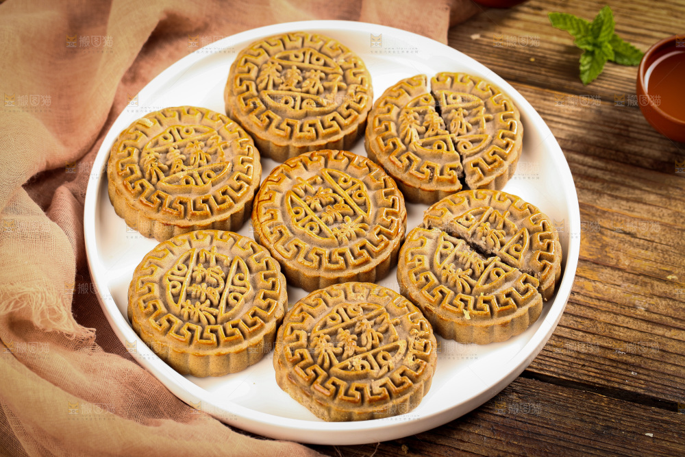 盘子里的荞麦苏子月饼