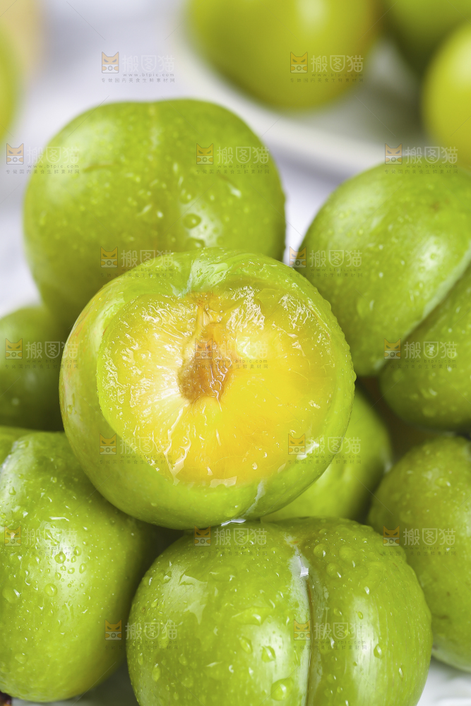 新鲜的蜂糖李