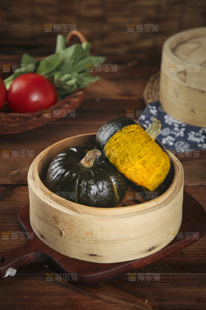 蒸笼里放着贝贝南瓜