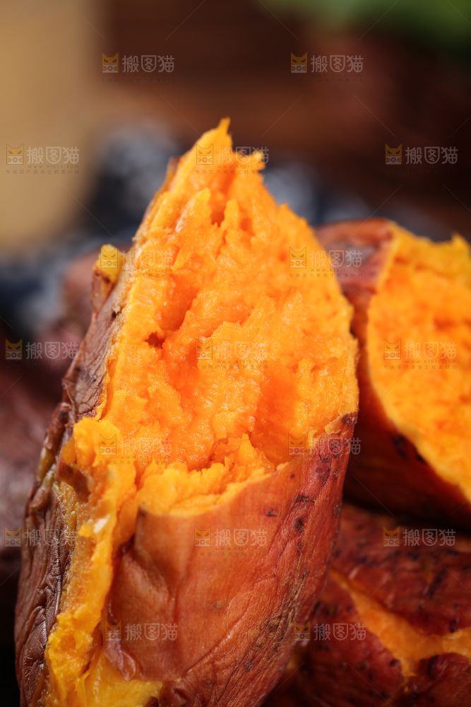 新鲜的西瓜红蜜薯