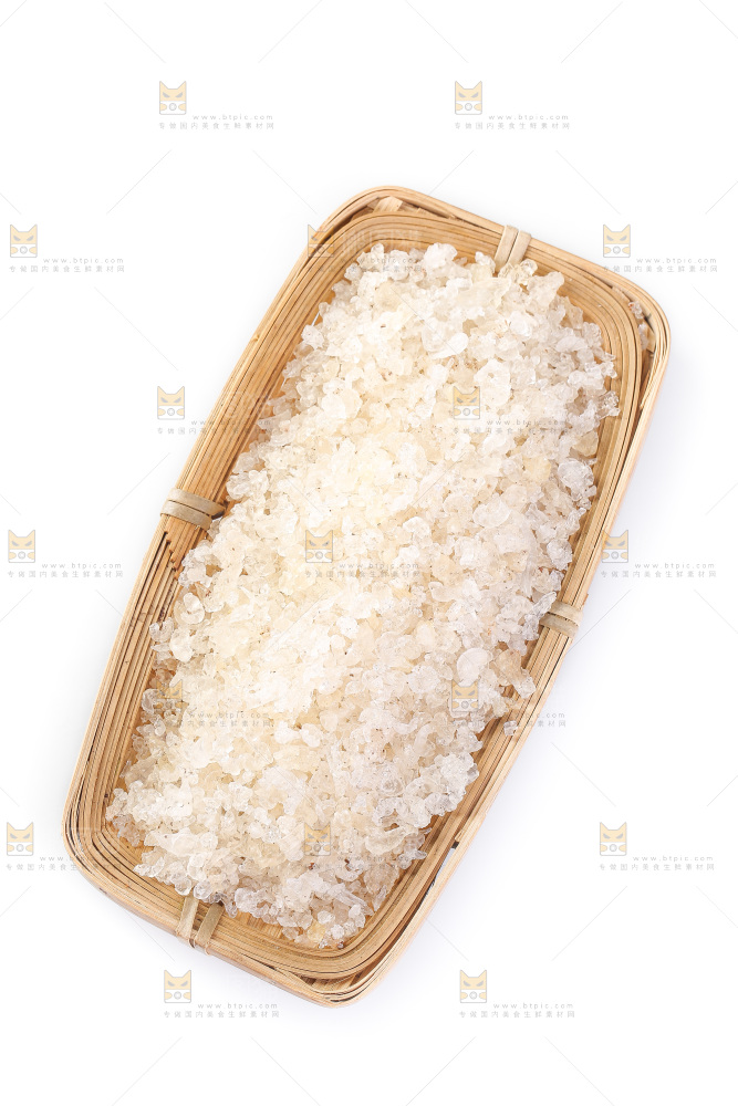木篮里放着雪燕