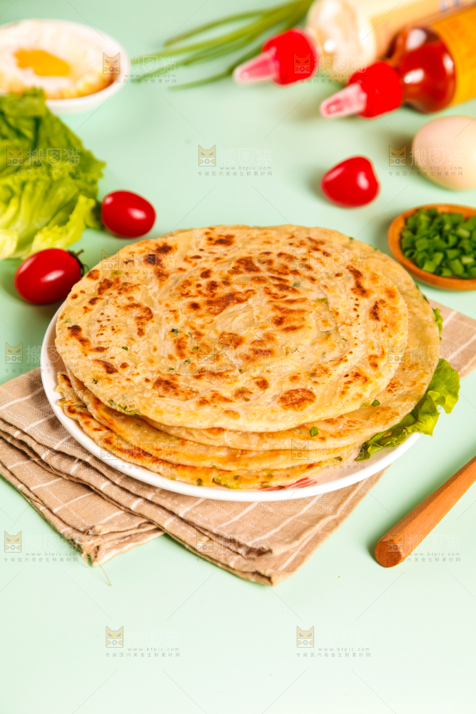 盘子里的葱花煎饼