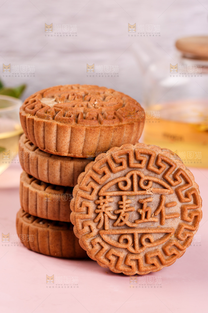 浅底上的荞麦五仁月饼