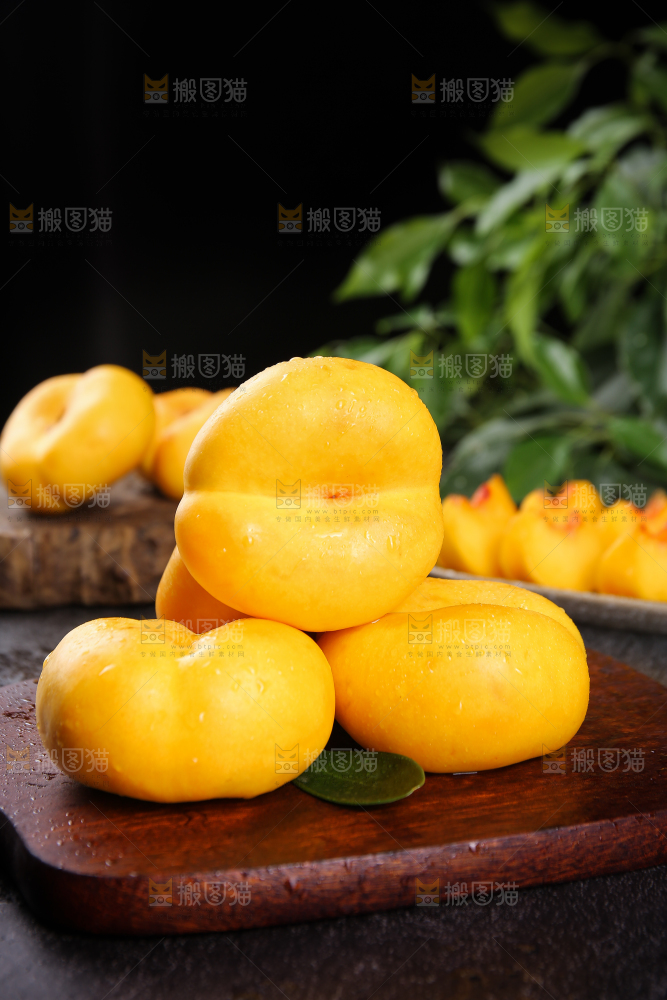 深底上的黄蟠桃