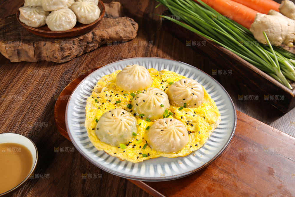 盘子里的抱蛋煎包