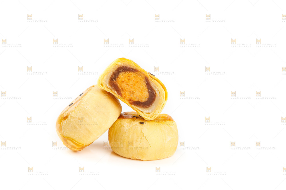 白底上的豆沙蛋黄酥