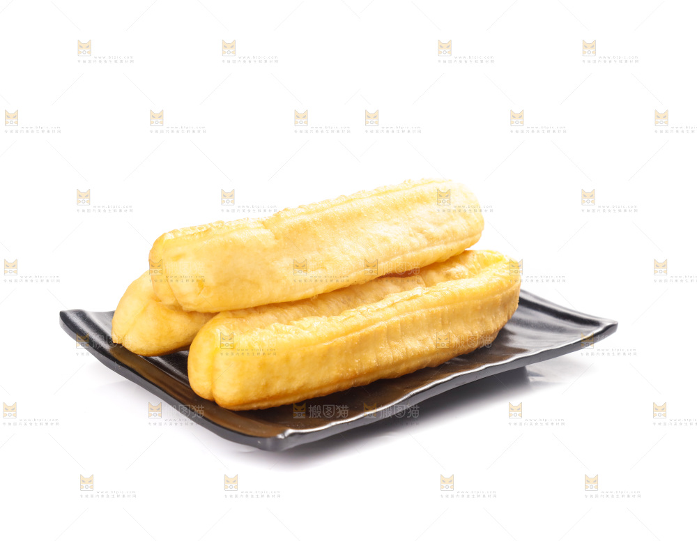 盘子里的香脆油条