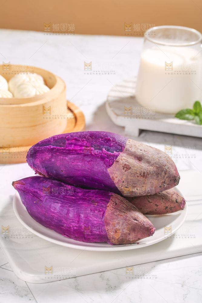 盘子里的大紫薯