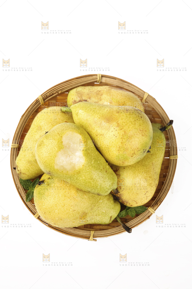 白底上的一篮太婆梨