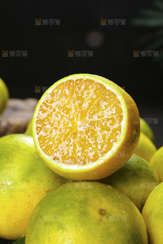 堆放着的爱媛果冻橙