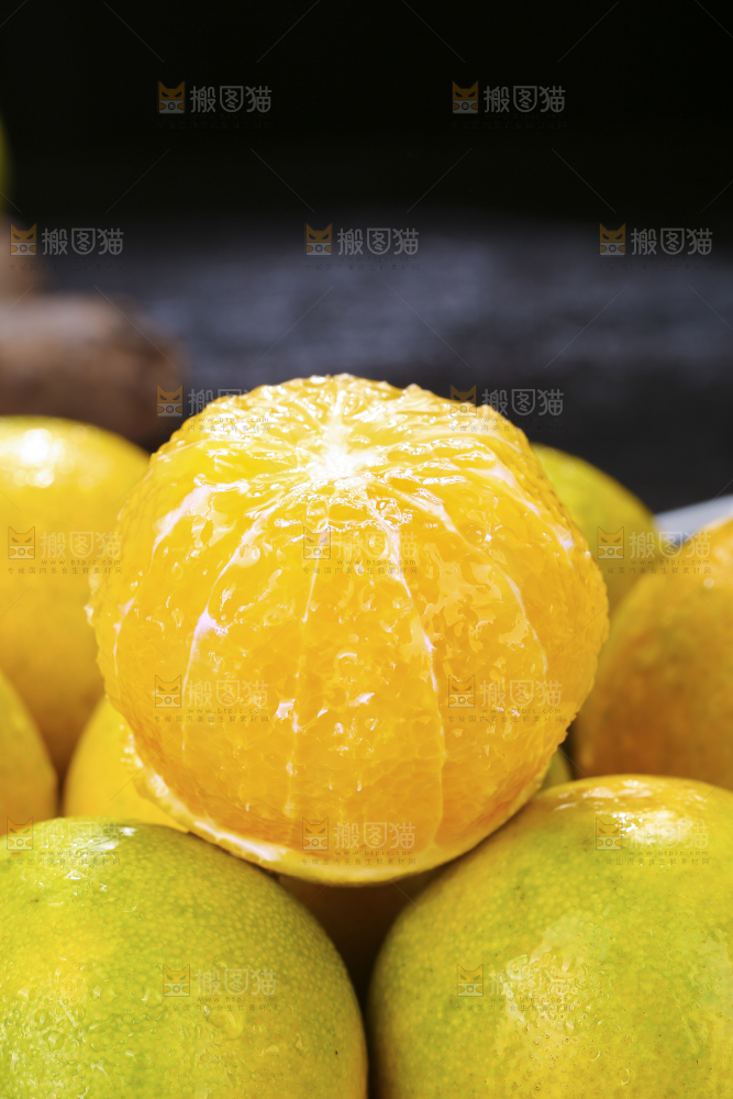 堆放着的爱媛果冻橙