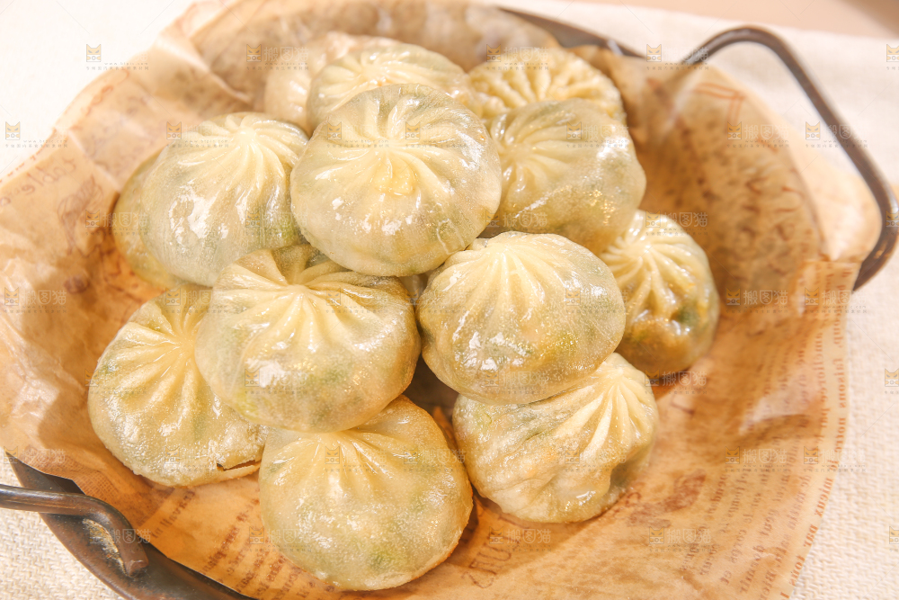 盘子里的小煎包