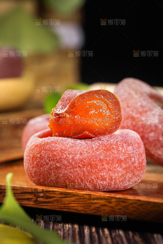 木底上的圆柿饼