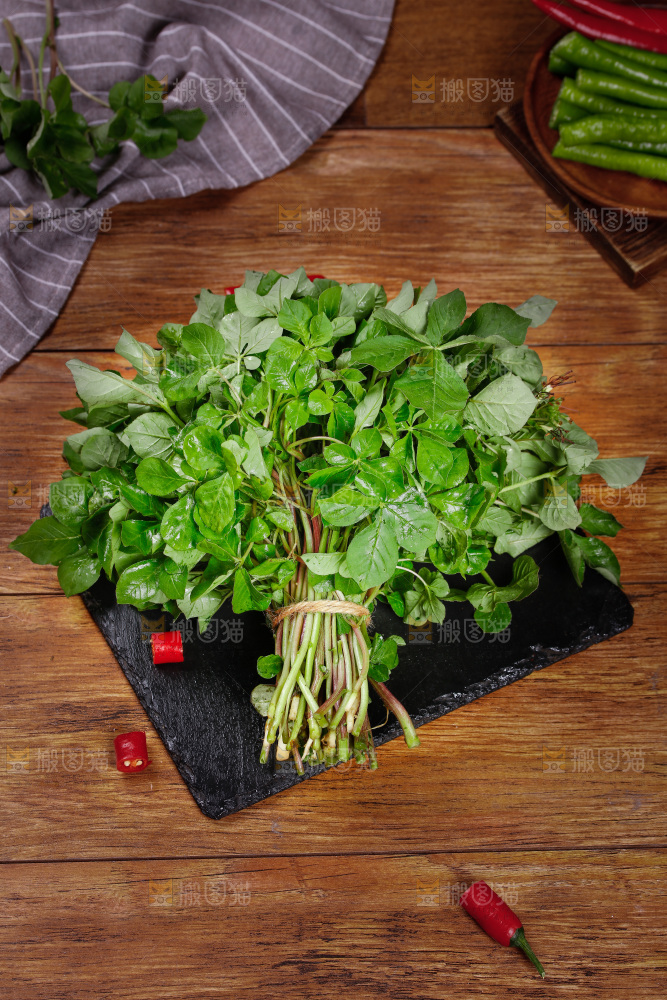 黑石板上放着湖北白花菜