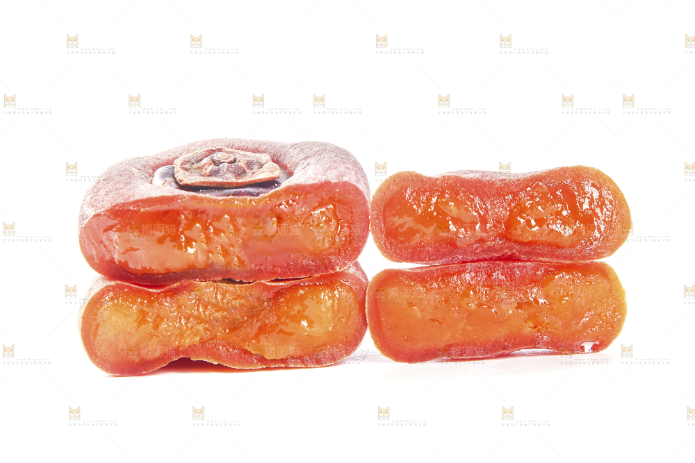 白底上摆放着流心柿饼