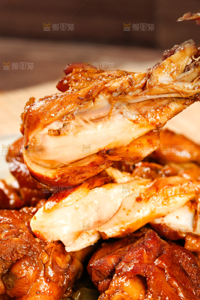 一盘红烧鸡腿