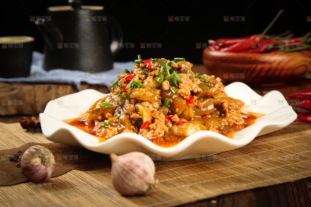 一盘香辣肉沫茄子