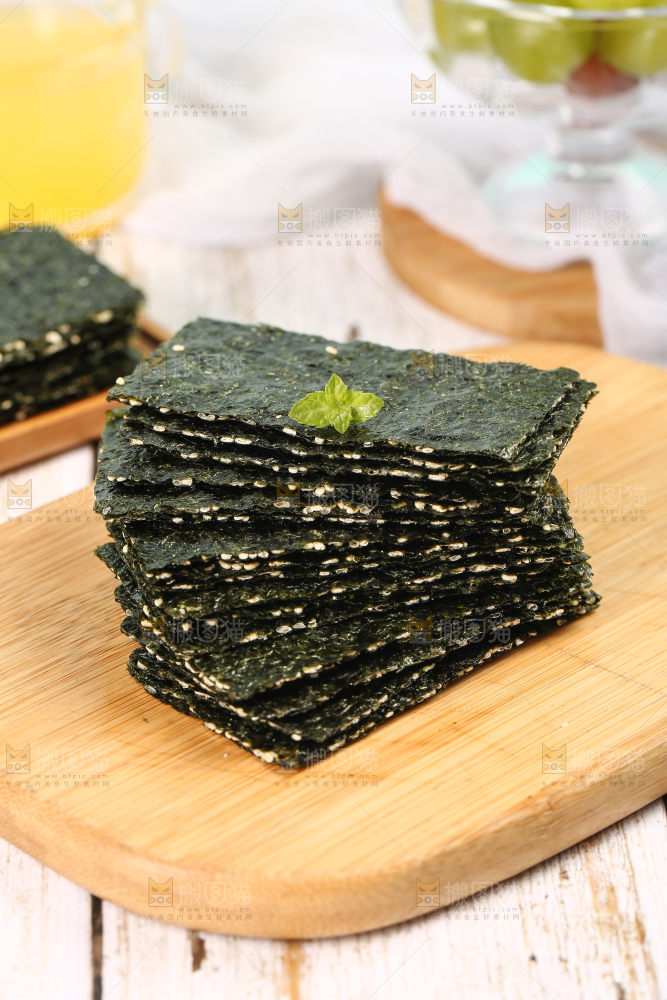 木板上的海苔片