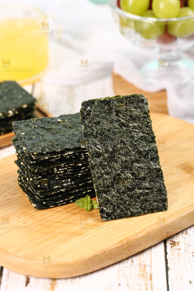 木板上的海苔片