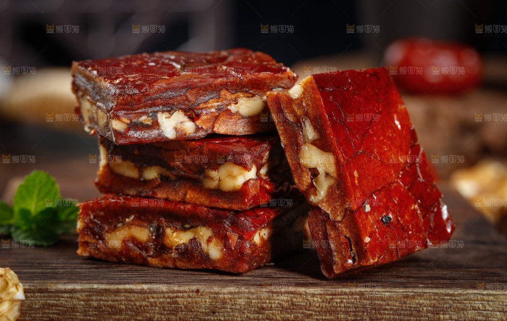 木板上的红枣夹心派