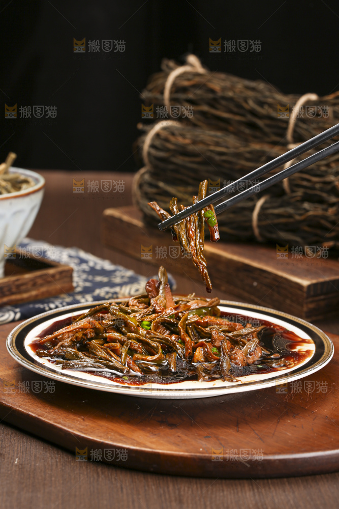 深底上的干豆角炒肉