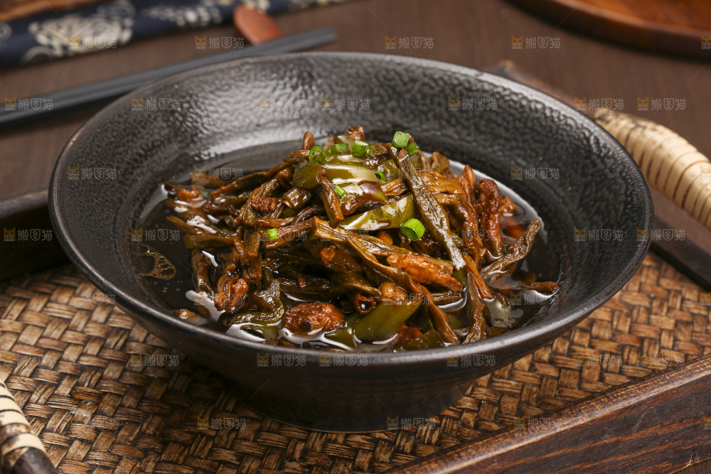 深底上的干豆角炒肉